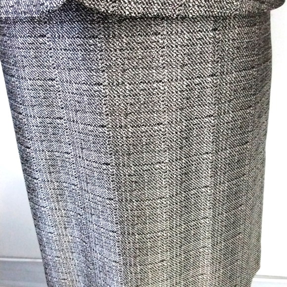 TAHARI Arthur S. Levine 2 piece skirt suit, size 12P - Picture 4 of 16